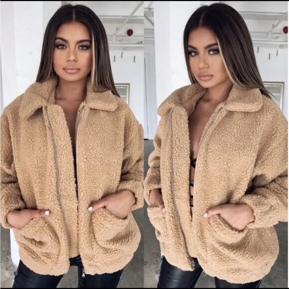 I.AM.GIA I AM GIA Pixie Teddy Coat Caramel
Tan Sherpa Blogger favorite Coat - Picture 5 of 16